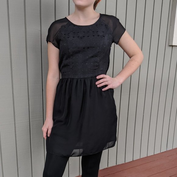 H&M Black Geometric Print Skater Dress, Sz. US 6 - Picture 2 of 5